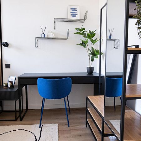10 Minutes Charles Bridge Modern Apartment, Прага Экстерьер фото