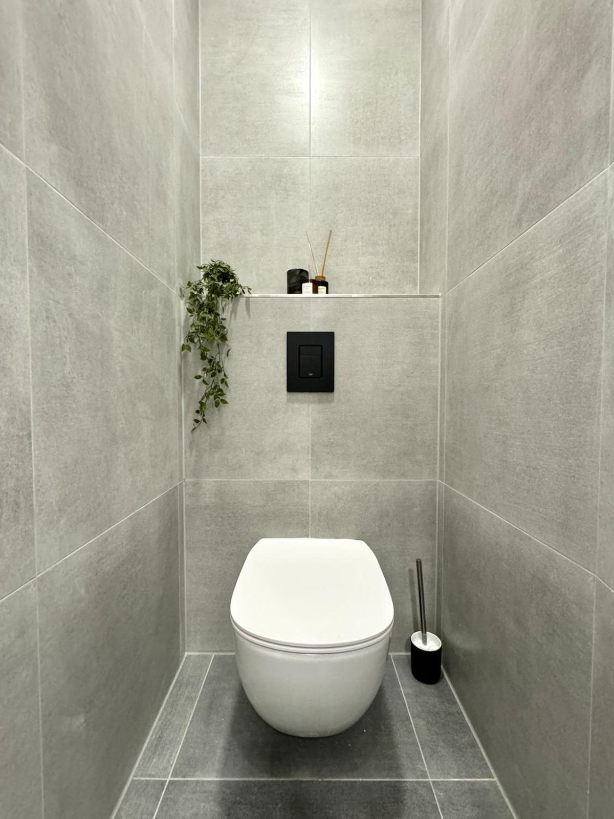 10 Minutes Charles Bridge Modern Apartment, Прага Экстерьер фото
