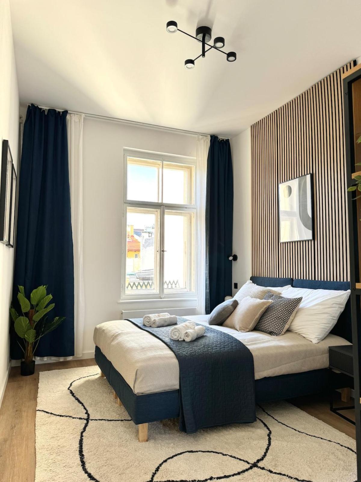 10 Minutes Charles Bridge Modern Apartment, Прага Экстерьер фото
